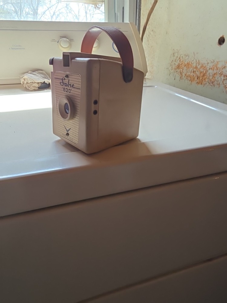 VINTAGE 1950s SABRE 620 CAMERA