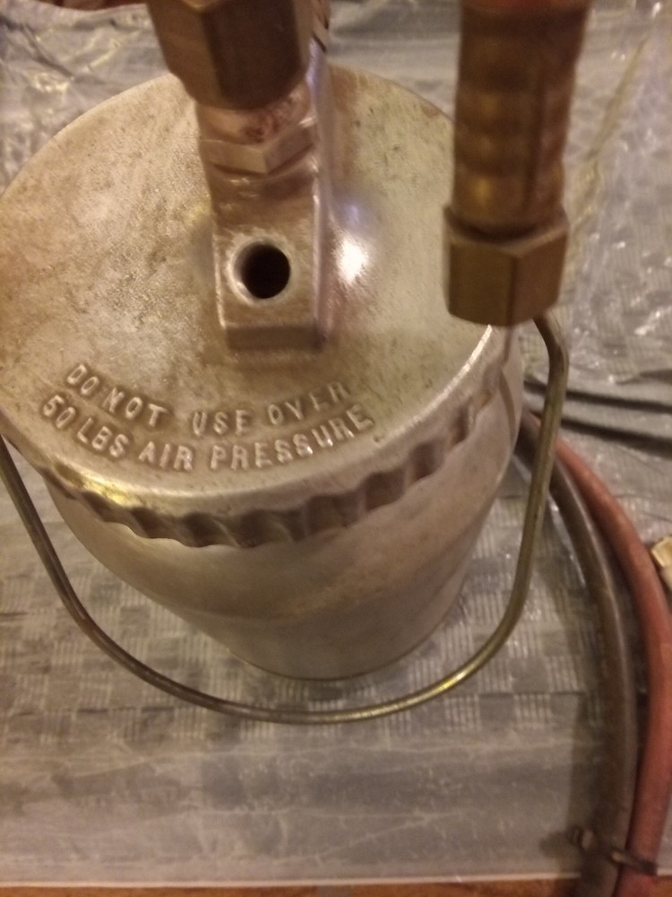 DeVilbiss JGA-502 Paint Gun Pressure Pot