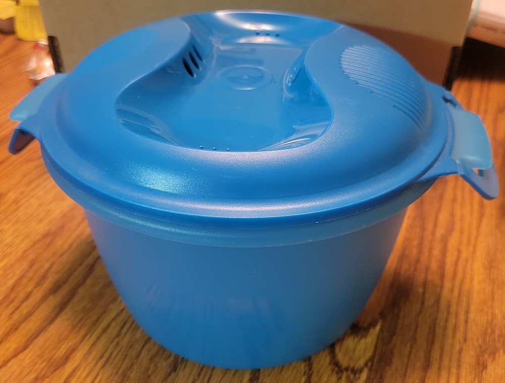 TUPPERWARE Microwave 2.2L Steamer Rice Cooker 6451A Blue & Green Insert