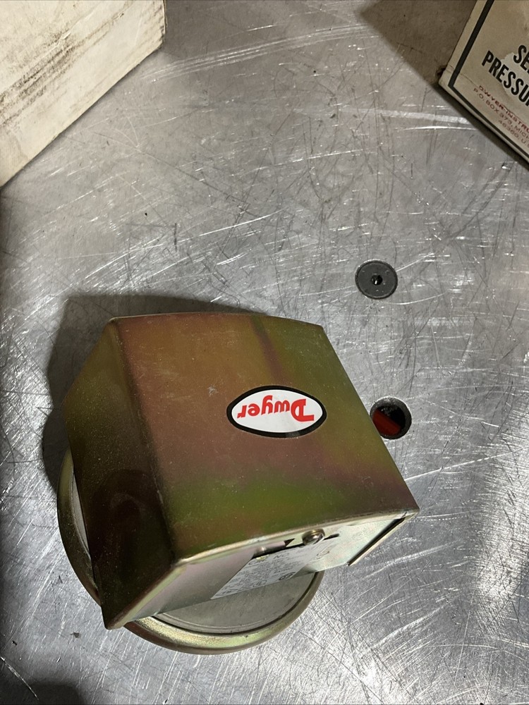 DWYER MODEL 1823 DIFFERENTIAL PRESSURE SWITCH