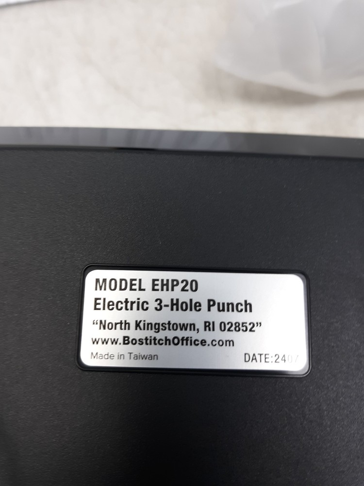 Bostitch EHP20-BLK Electric 3-Hole Punch
