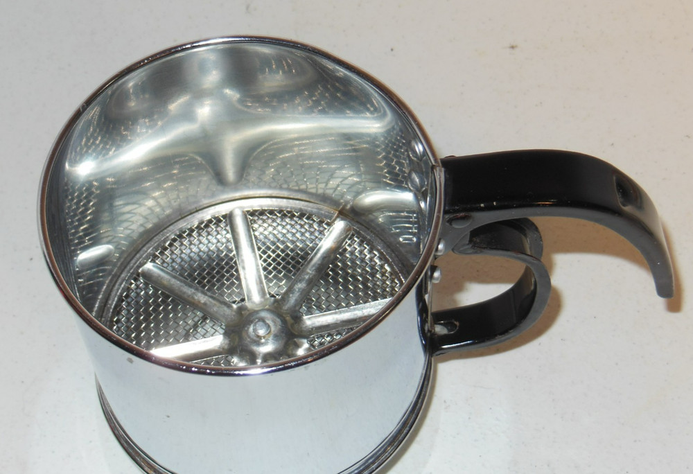 Vintage Stainless Steel Hand Held Flour Sifter With Pull Handle, 1 Cup