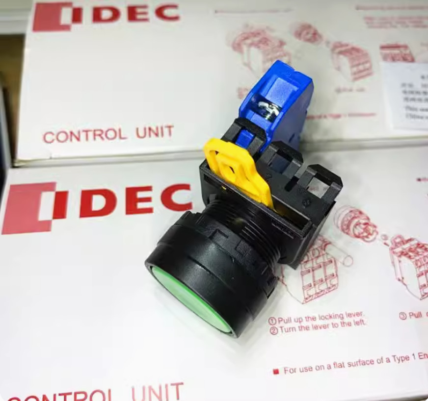 1PC New IDEC Push button switch YW1B-M1E12B 1NO2NC black #LL