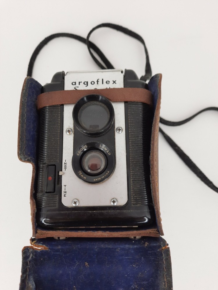 ARGUS, ARGOFLEX SEVENTY-FIVE. 1960s Camera w/ Case. Untested