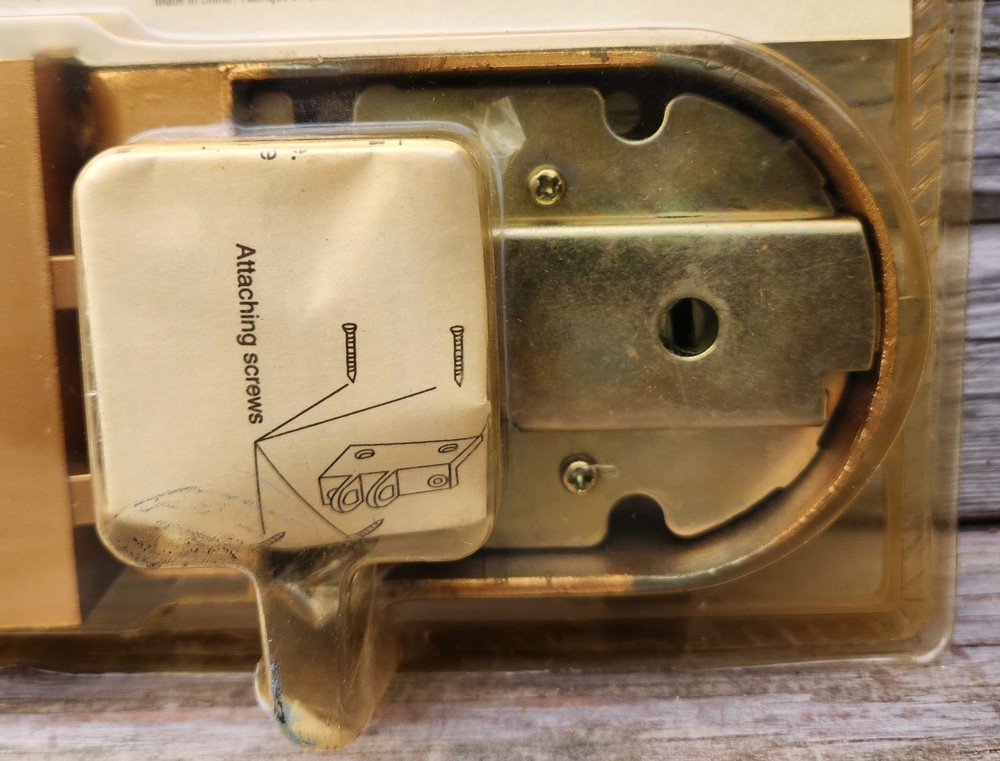 Yale Interlocking Dead Bolt Latch DH1010 - Single Cylinder - Keyed Outside - NEW