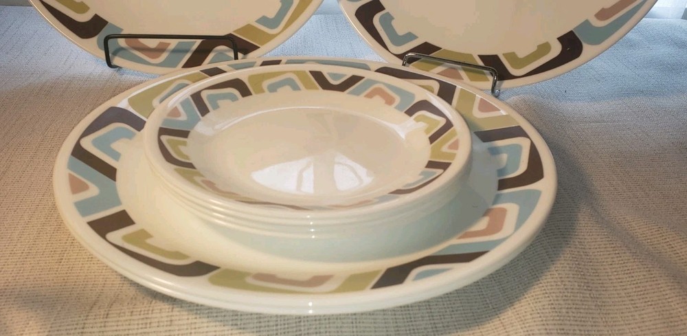 Corning Corelle Vitrelle~'Squared'~ 4 Dinner Plates 10" & 4 Bread Plates 6.5"