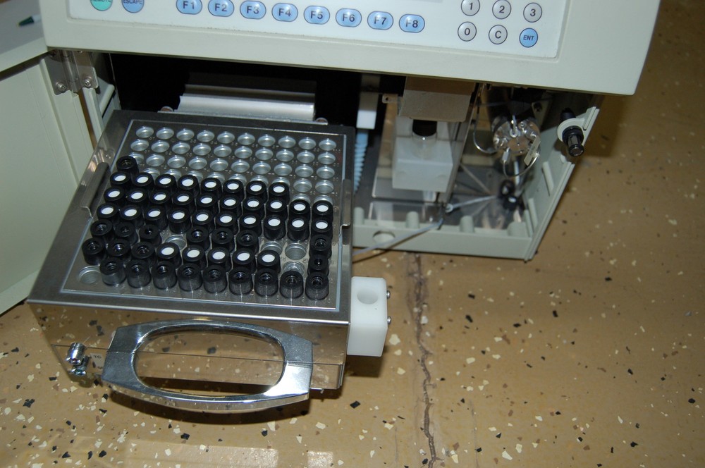 Tosoh AS-8020 HPLC autosampler sampler liquid chromatography LC