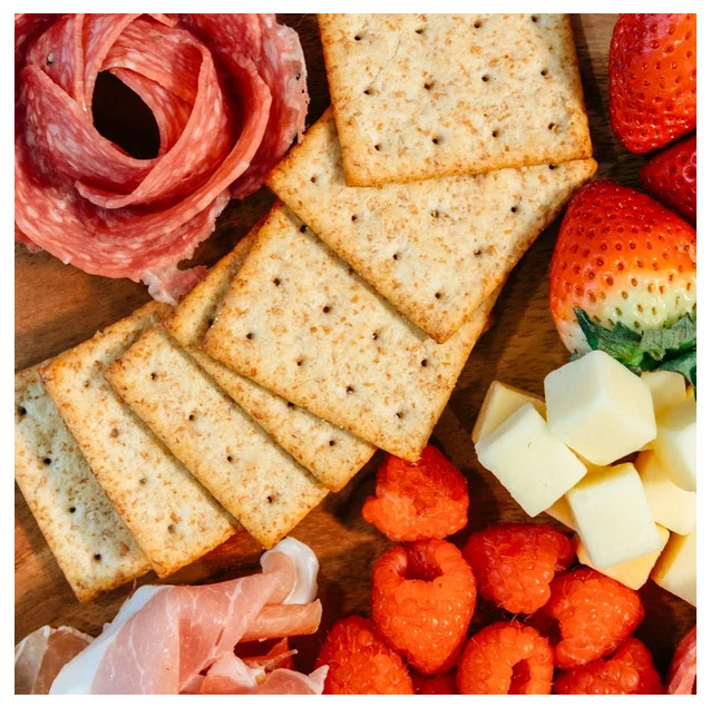 Triscuit, Garden Vegetable Crackers, Light and Crispy Texture, 185g (3 Pack)