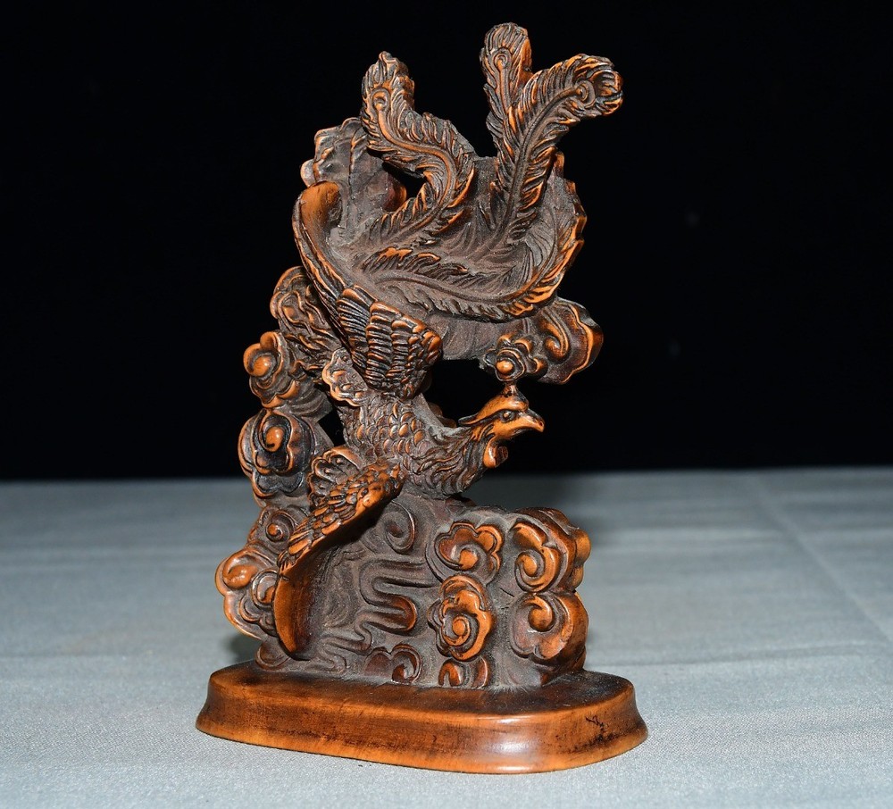 Exquisite small leaf boxwood phoenix ornament