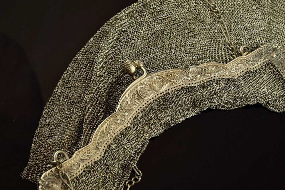 Silver mesh bag, 19th century.