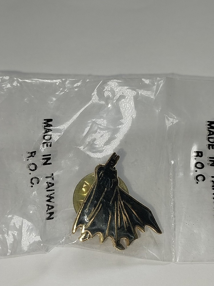 1990s DC Comics BATMAN Standing Lapel Pin Vintage Black