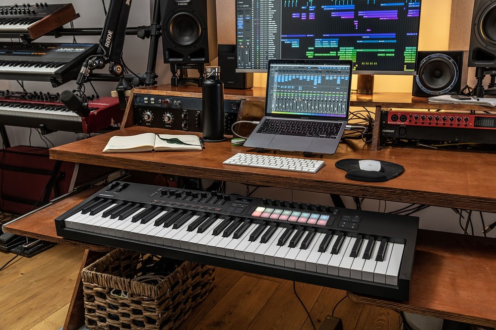 Novation LAUNCHKEY 61 MK4 61-Key USB MIDI Ableton Live Keyboard Controller