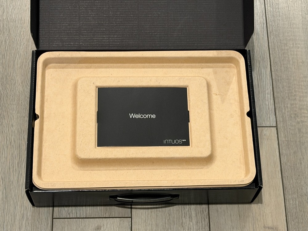 OPEN BOX Wacom INTUOS Pro PTH-451 Professional Creative Pen & Touch Tablet Small