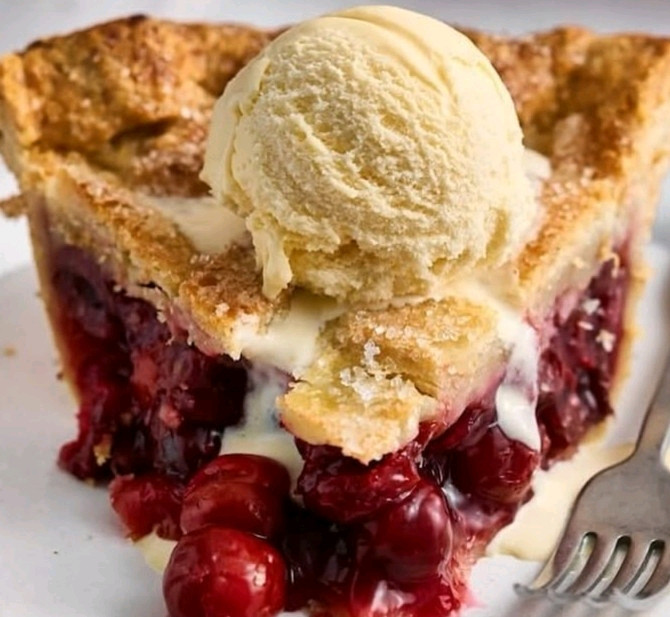 1 Apple 🍎 Pie  @ 1 Cherry 🍒 Pie