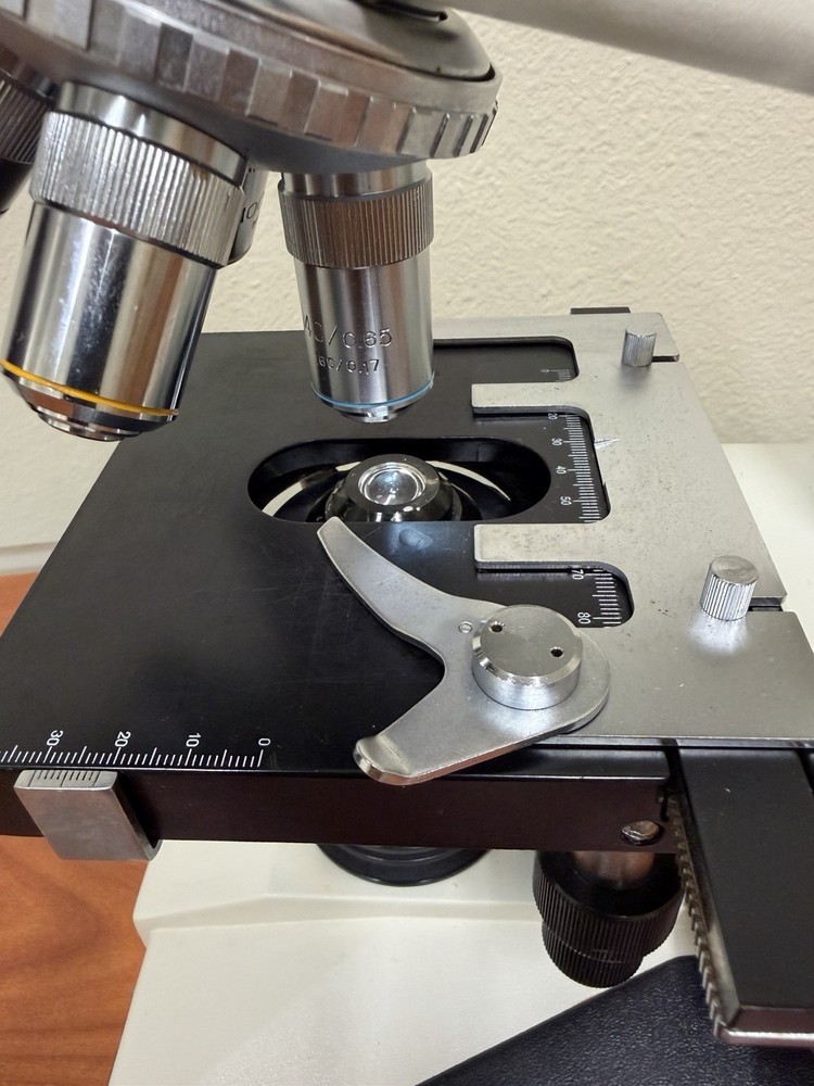 Carlsan CS700 Binocular Microscope with 4 Objective Lenses & Eyepieces COMPLETE