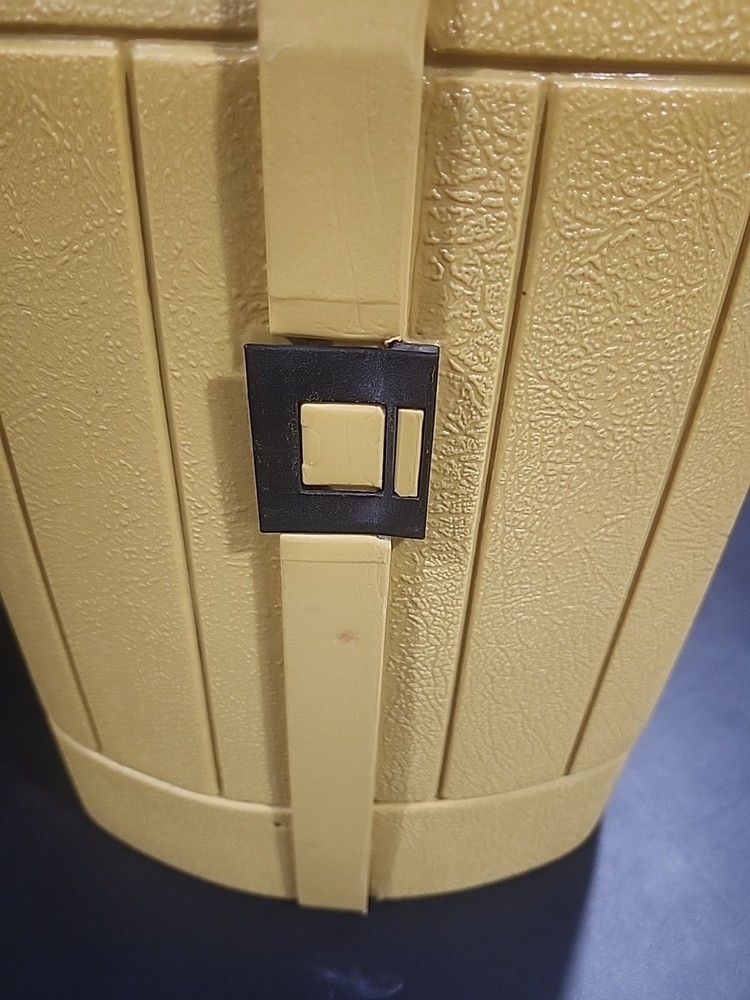 Coleman Lantern And Carry-Case Model 220J