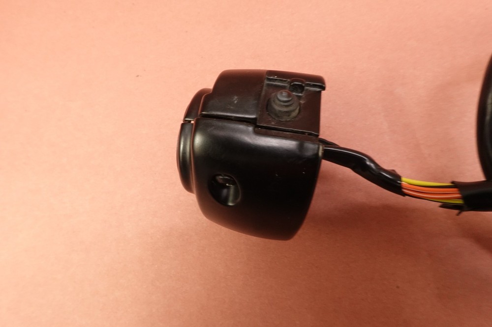 2000-2006 Harley Davidson FLHT Electra Glide LEFT HANDLEBAR SWITCH TURN SIGNAL