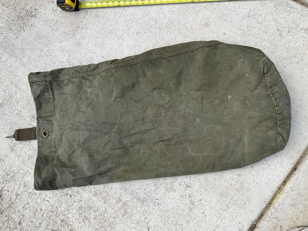 Us military Surplus Dutfle Bag -laundry 1