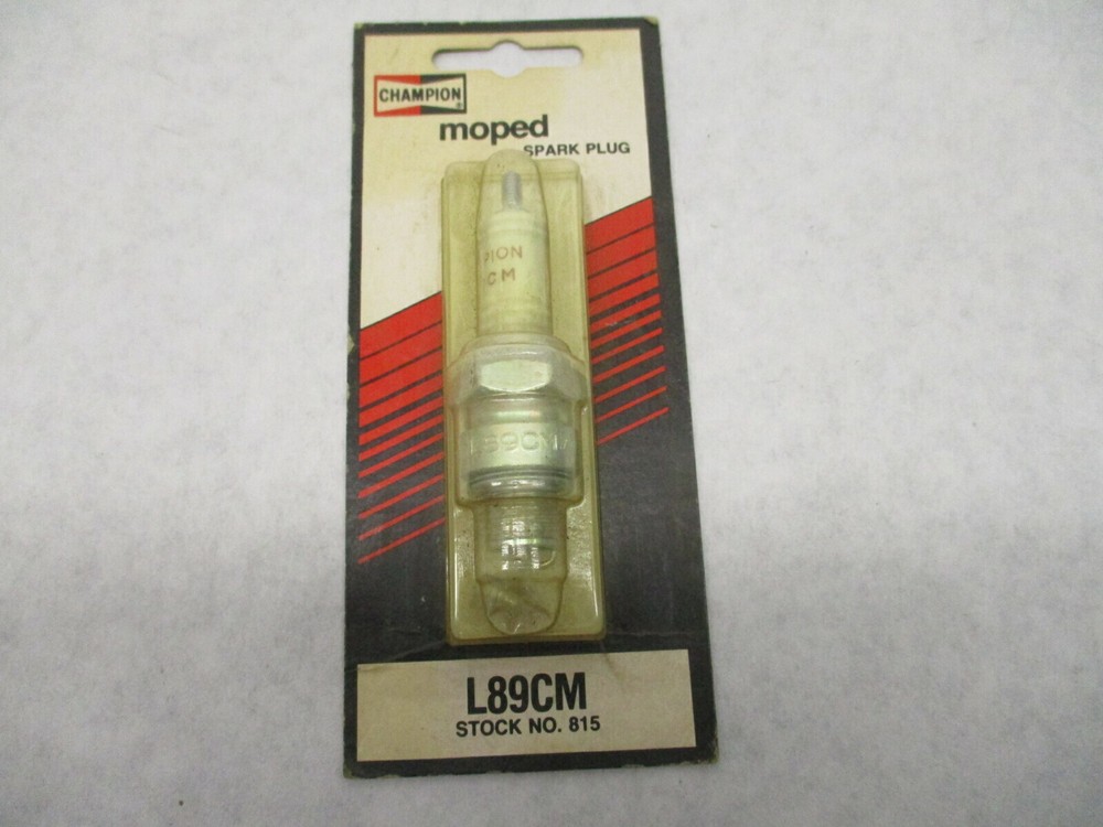 L89CM 815 CHAMPION SMALL ENGINE SPARK PLUG for MOPEDS
