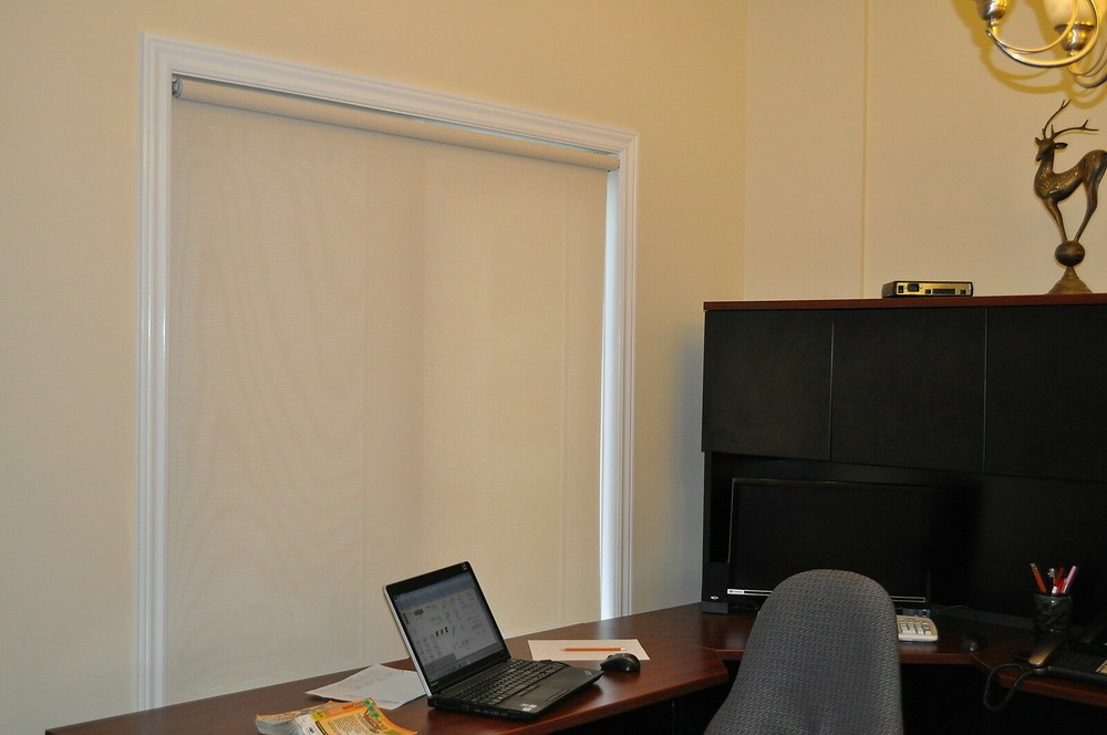 Battery Powered remote controlled Motorized Electric solar mesh roller Shades