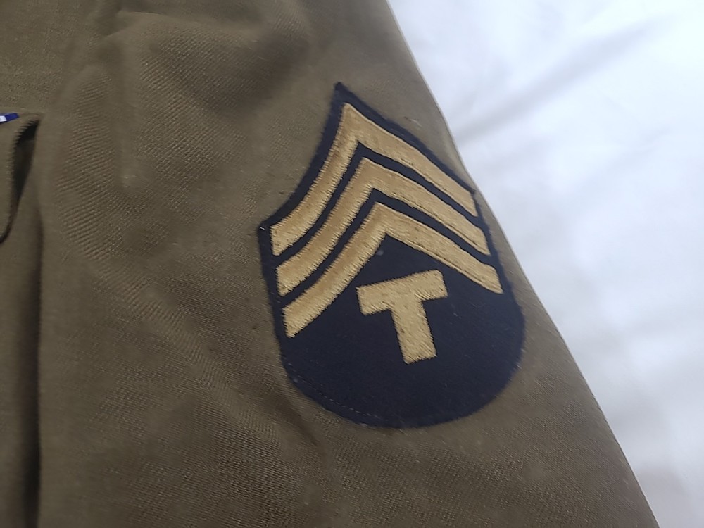 Vtg US Army Sergeant Technician 3rd Class uniform Jacket With Pins WW2 FLAWS