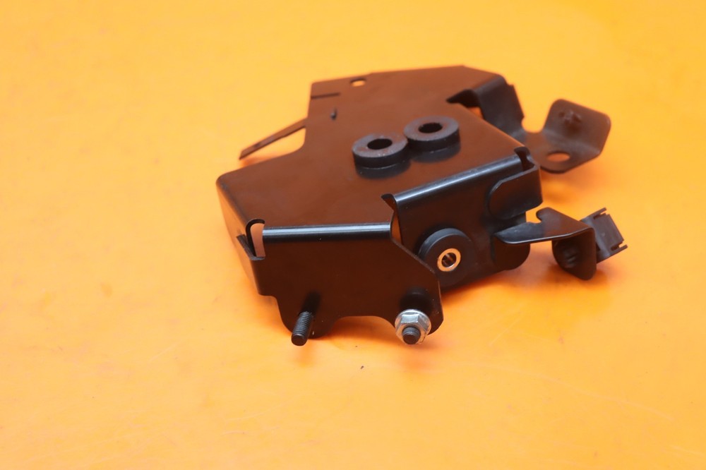 22-24 2023 YAMAHA YZF R7 ABS BRAKE PUMP MODULE UNIT MOUNT BRACKET