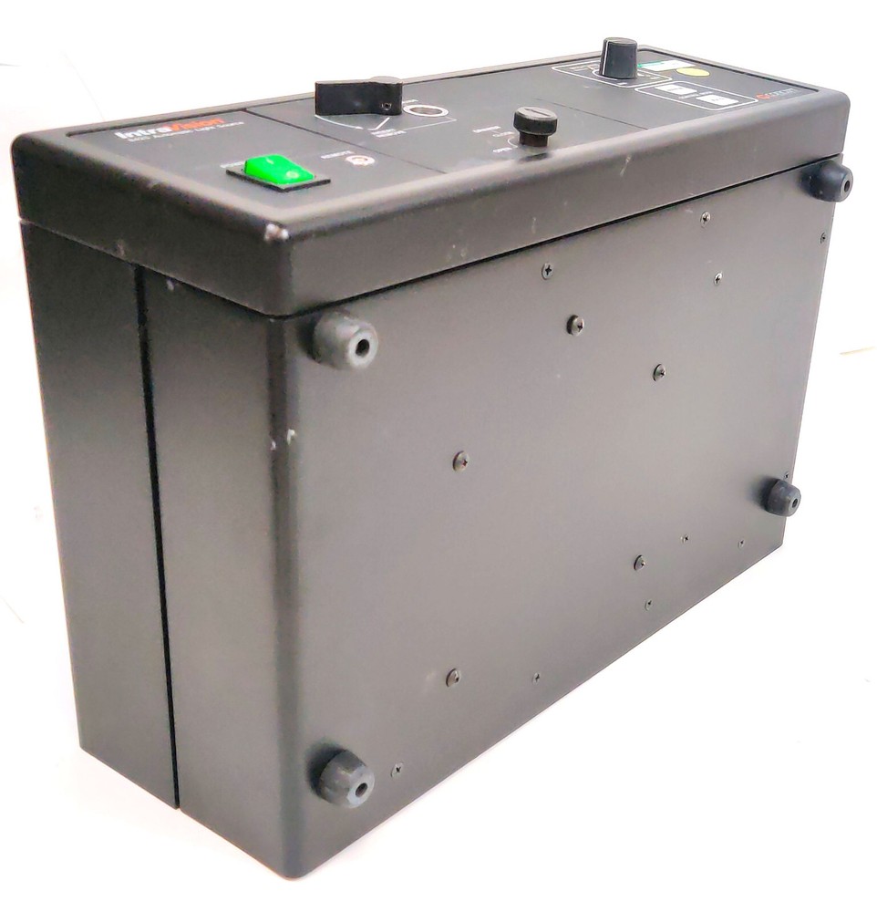 Concept INC IntraVision 8425 Automatic Light Source 75 OHMS 1Vpp 115VAC *TESTED*