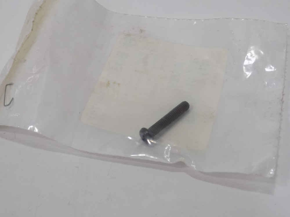 Bosch 2610358519 SCREW NEW