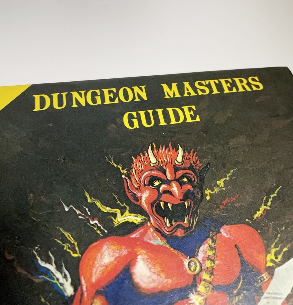 Advanced Dungeons & Dragons Dungeon Masters Guide 1979 Revised TSR Gary Gygax