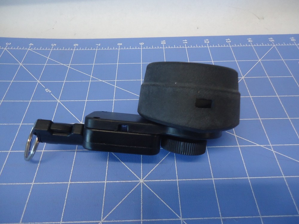 Akona Hose Mount Retractor with rubber adapter