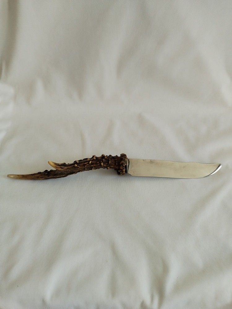 Vintage knife with deer horn handle