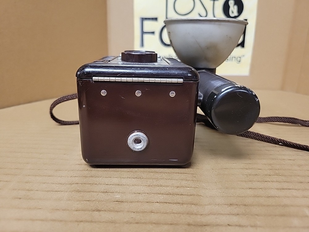 Vintage Argus 75 Camera With Flash And Carrying Strap 75mm *Untested
