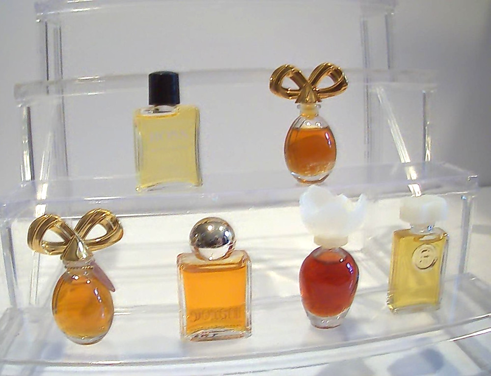 6 VINTAGE MINI PERFUME BOTTLES