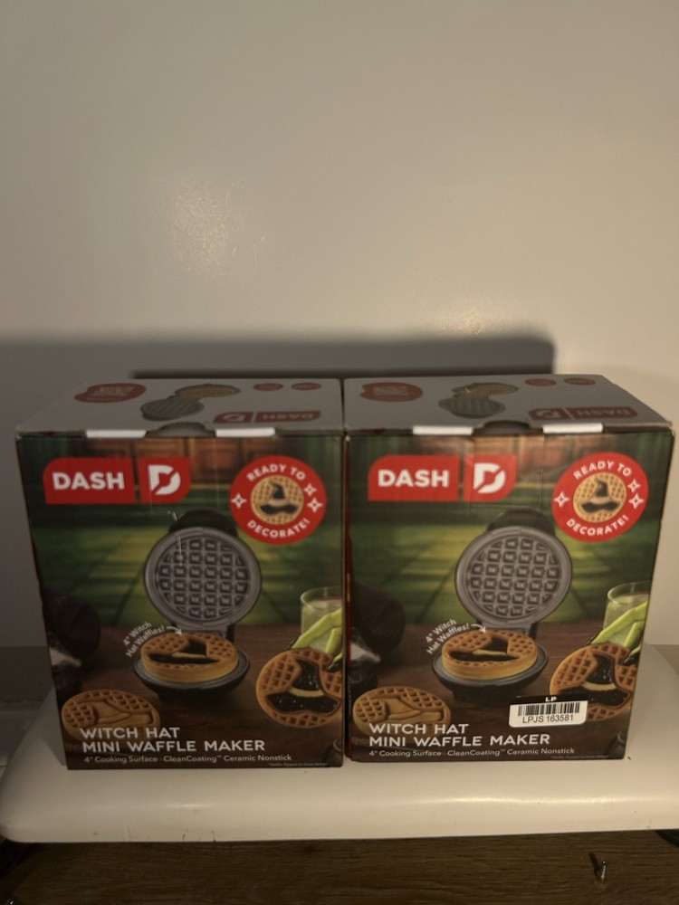 Dash Witch Hat Mini Waffle Maker 4” Nonstick Halloween Black