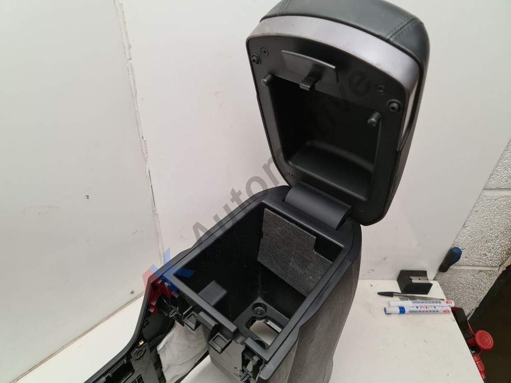 Hyundai IX35 2010-2015 ~ Complete Centre Console with Armrest Arm Rest