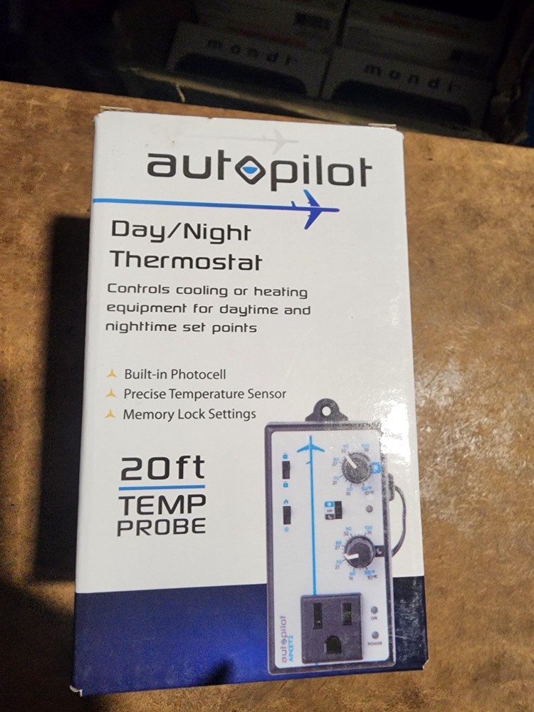 AutoPilot Day/Night Thermostat APCET2