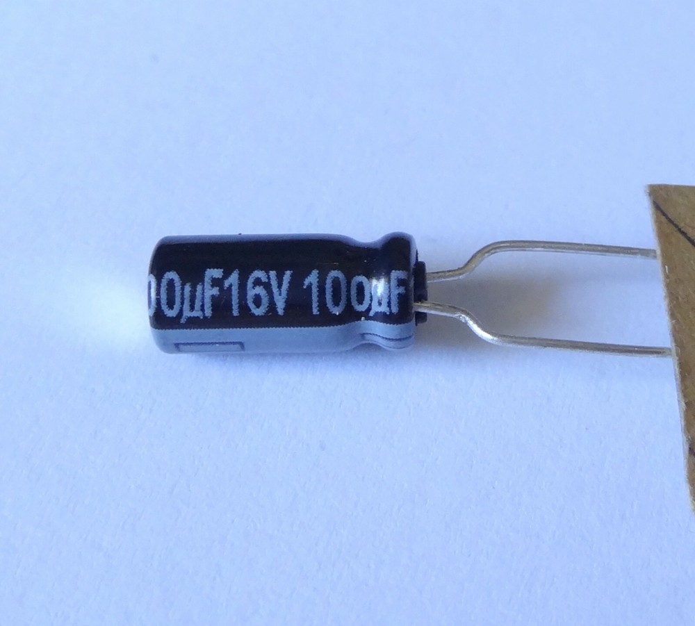 2 pcs, 100uF, 16V 105 C FR series Electrolytic Capacitors by Panasonic,  4C4