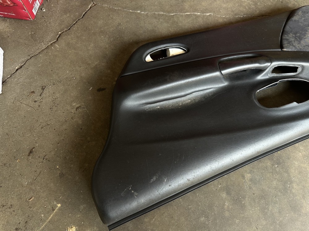 1997-2004 C5 CORVETTE DOOR PANEL PASSENGER SIDE RH OEM