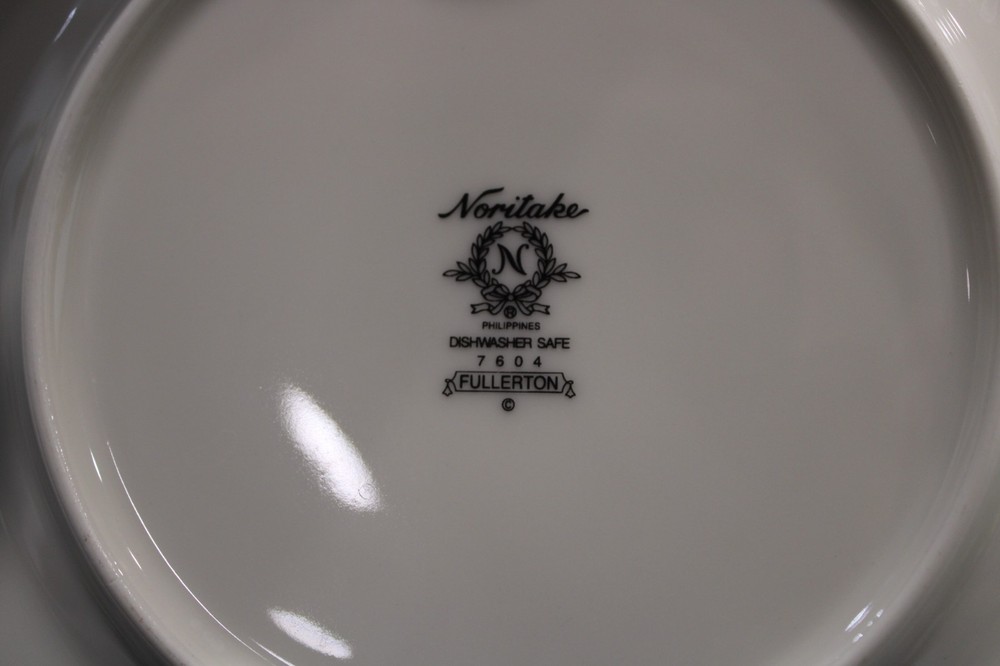 Noritake Fullerton 8 Salad Plates 8 1/4"