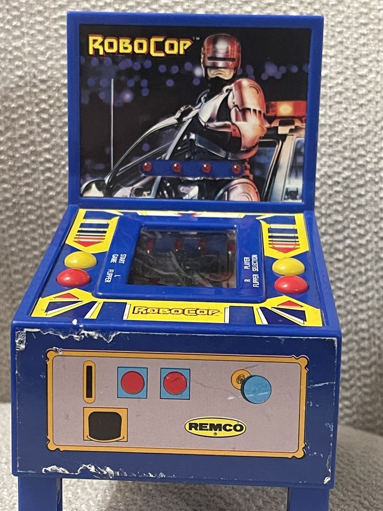 REMCO ROBOCOP ELECTRONIC HANDHELD PINBALL MACHINE- 1989
