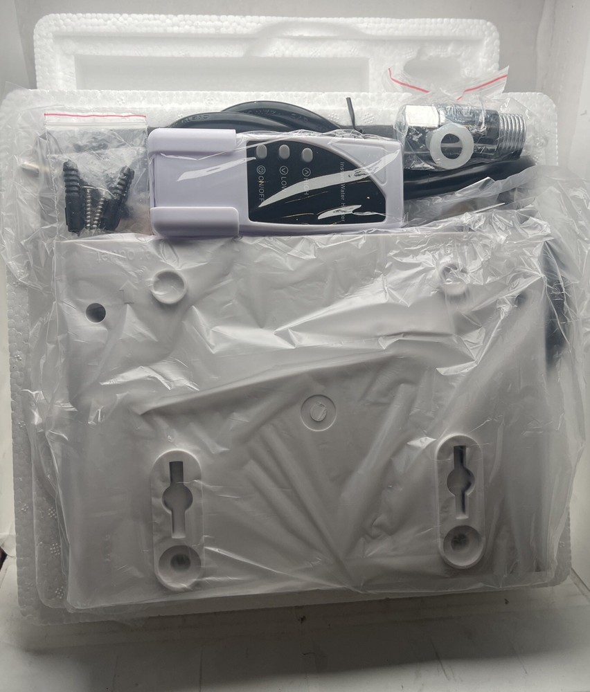 NEW OPEN BOX Unbranded Mini Electric Water Heater LG001A 110 Volt 3000 Watt