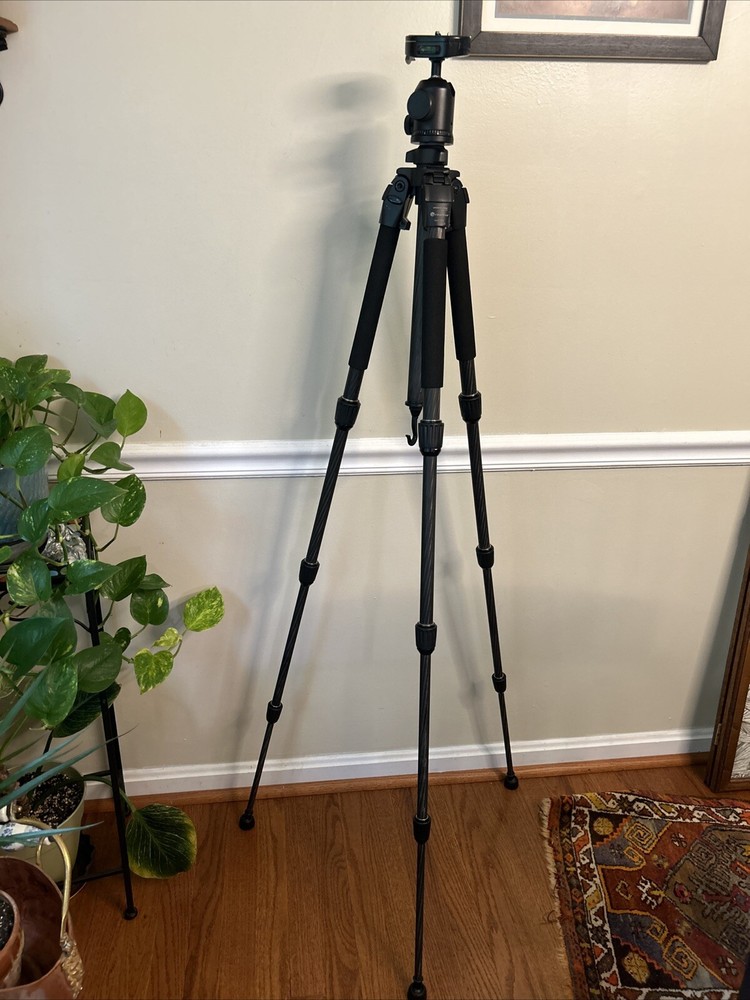 Dynatran AT-CF92 Tripod from Amvona!