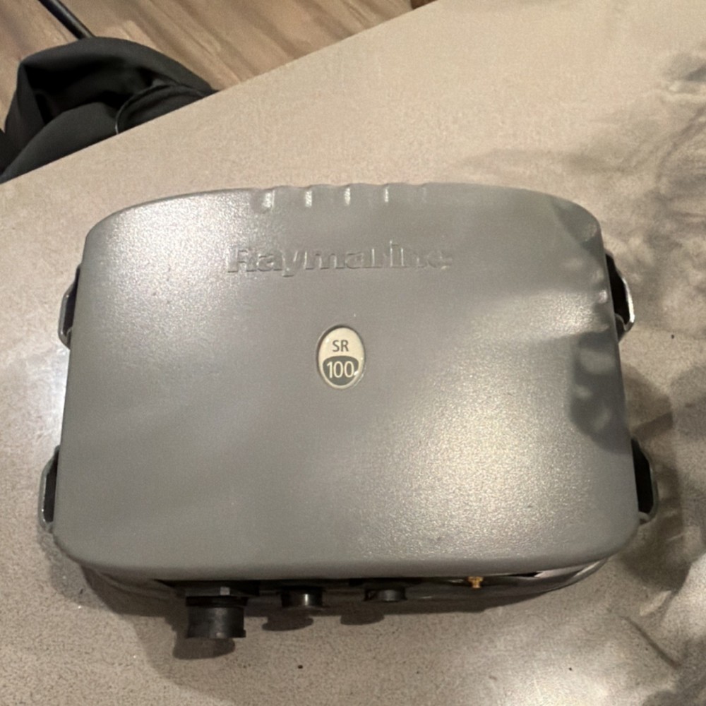 Raymarine SR100