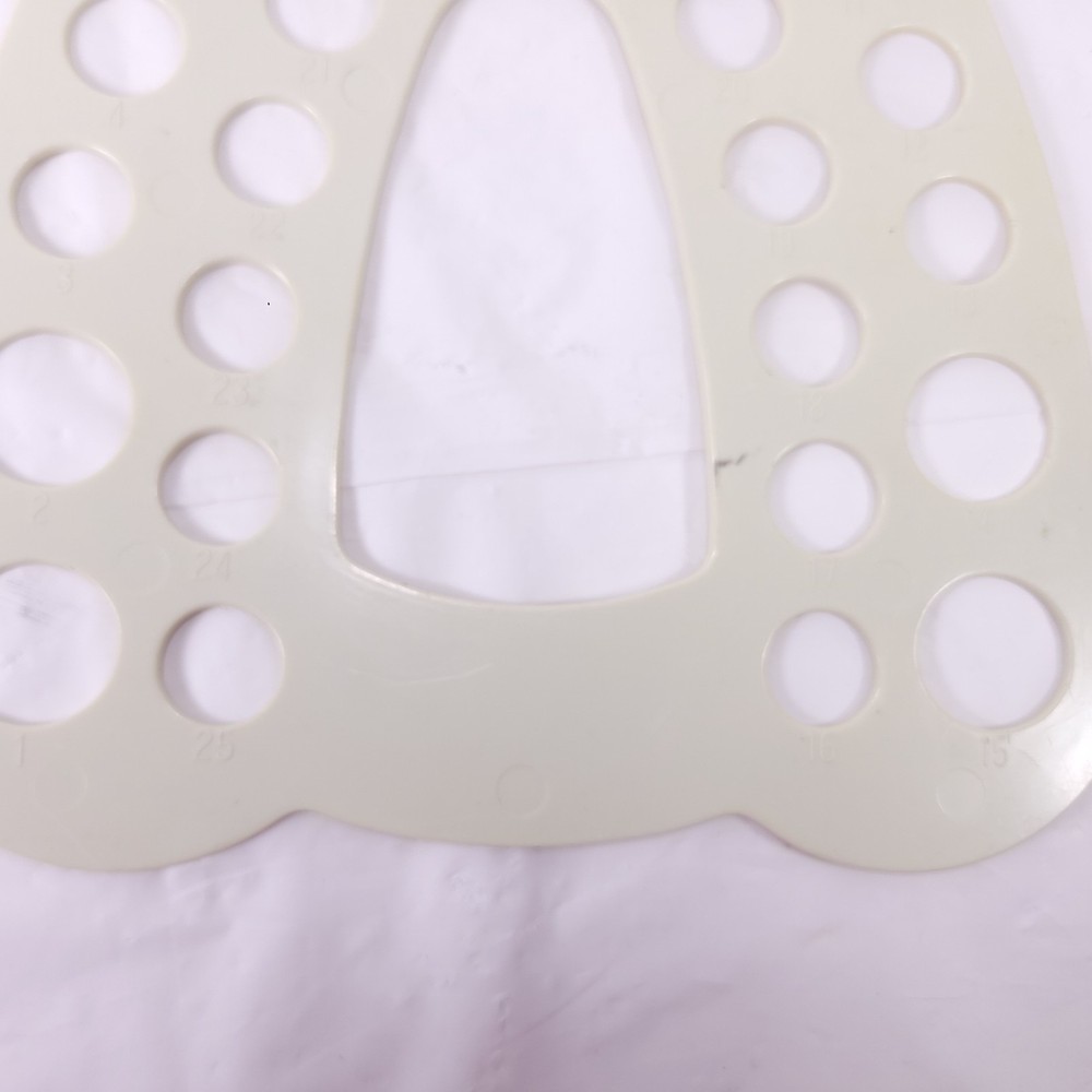 Creative Circle Pallette 25 Hole Cross Stitch Thread Floss Organizer