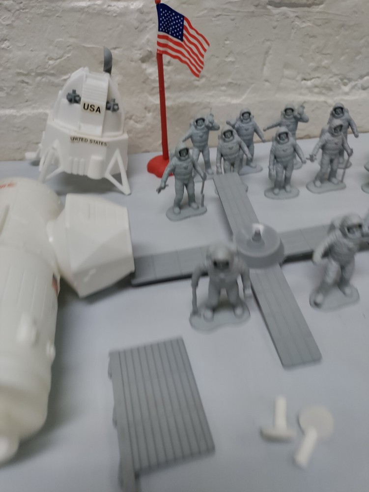 Plastic Toy Astronaut Figures Astronauts, & Backdrop China