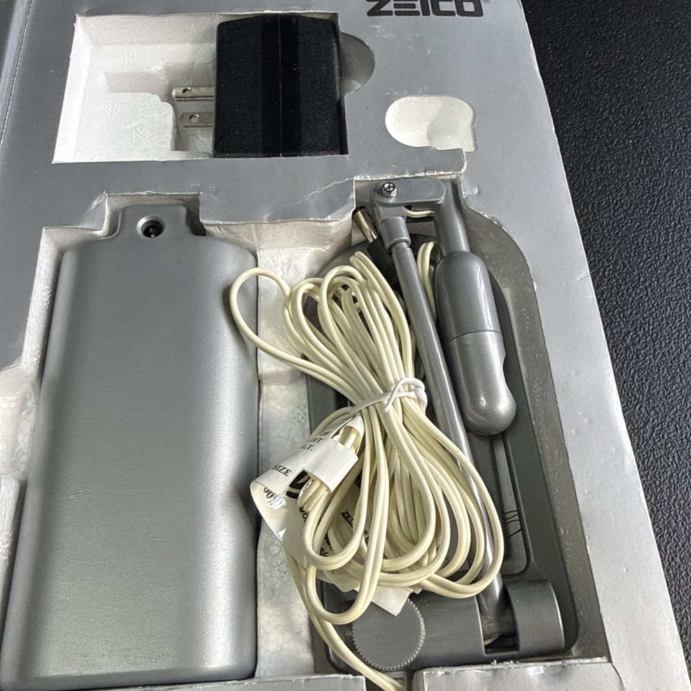 The Itty Bitty Book Light in Original Box Tested Working (NOT LIGHT)