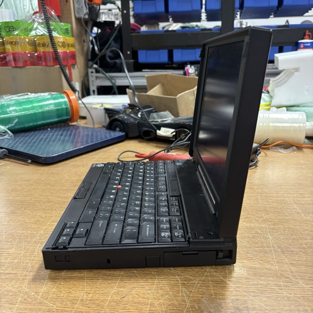 IBM Thinkpad 365X - Vintage Intel Pentium Notebook with Microsoft Windows