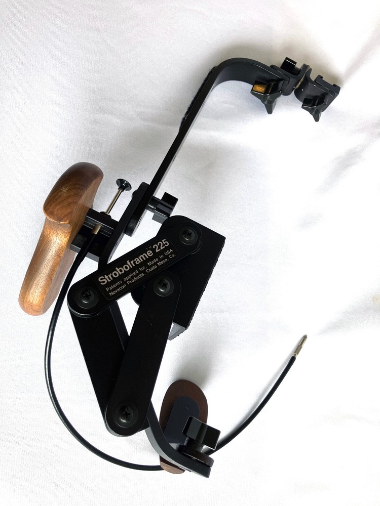 New Strobrame 225 Flash Bracket for 35mm Camera & Medium Format Camera