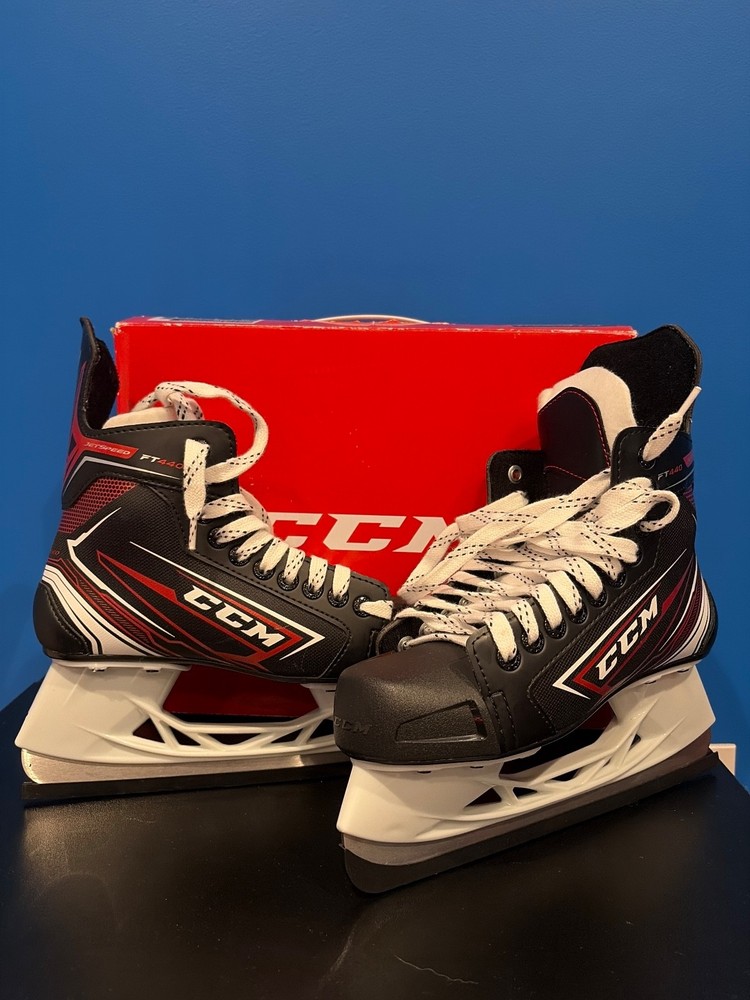 JR CCM Skates Player Size EU 37