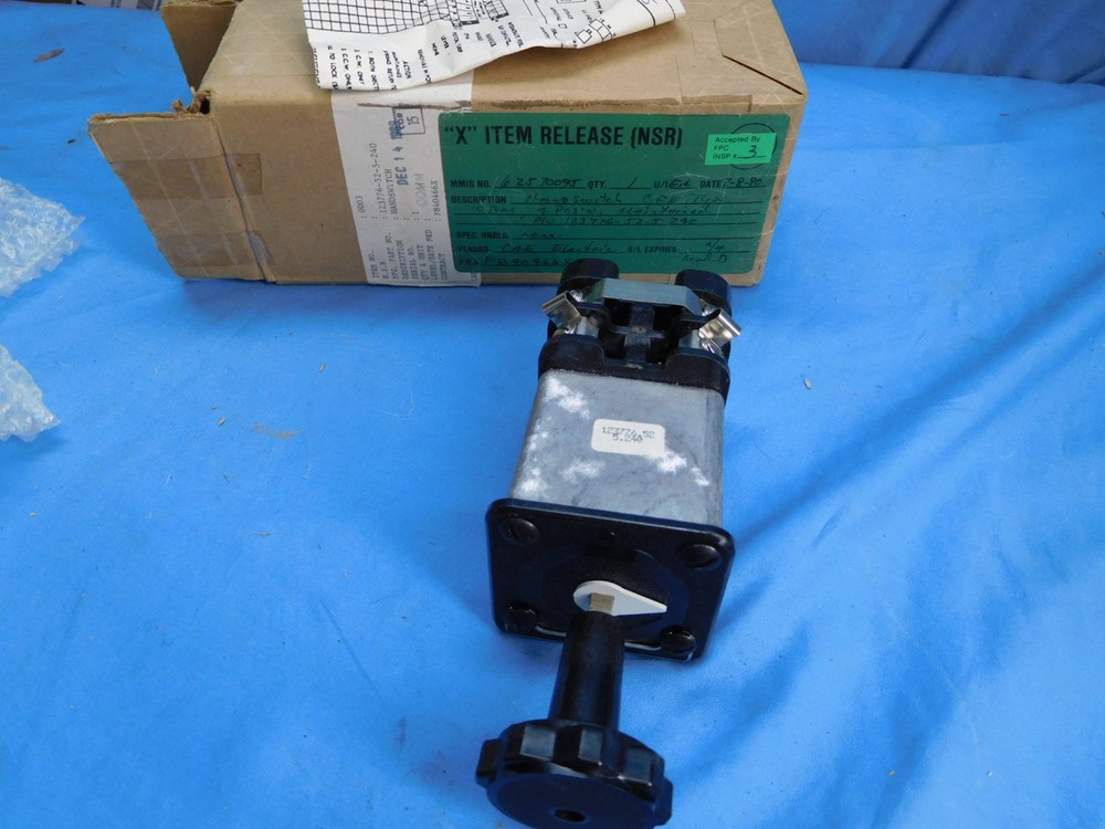 GE 123776-52-5-240 Type SBM Hand Switch NEW